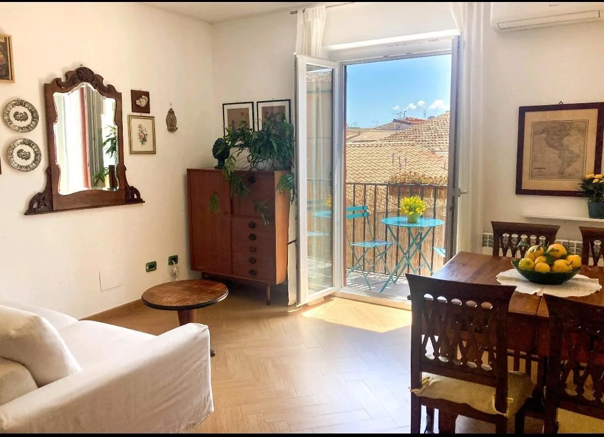 Apartment Luminoso Appartamento In Centro Palermo