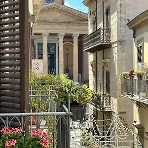 Appartamento Maison Opéra, Palermo