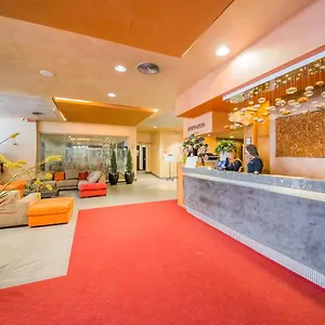 3* מלון Athenaeum